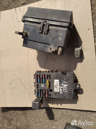 Блок предохранителей Шевроле Авео Т250