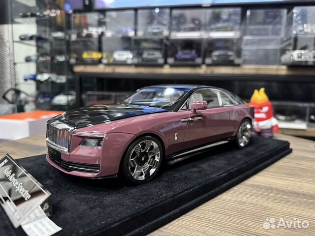 Rolls Royce Spectre red 1:18