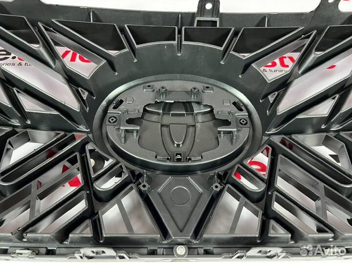 Решетка радиатора Toyota Land Cruiser 200 U2469