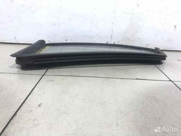 Форточка задней левой двери