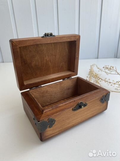 Шкатулка для украшений из дерева