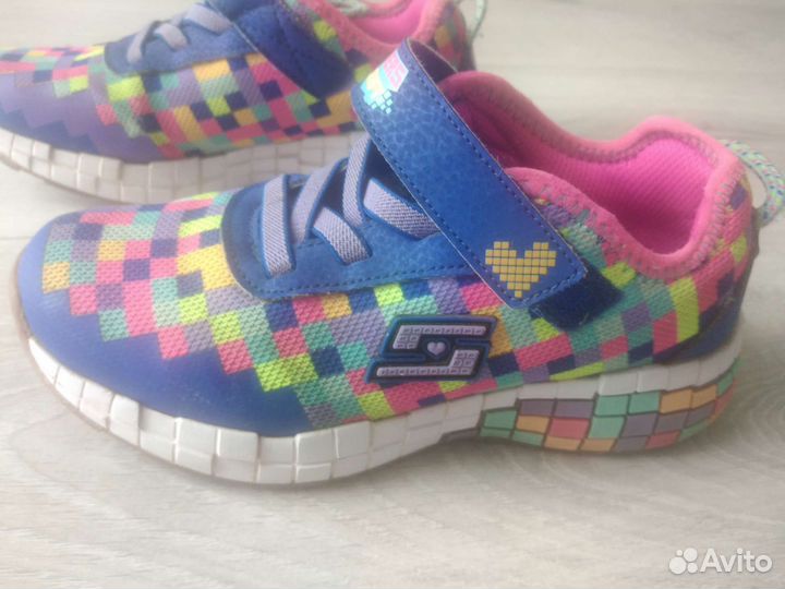 Кроссовки для девочки skechers р. 32 б/у