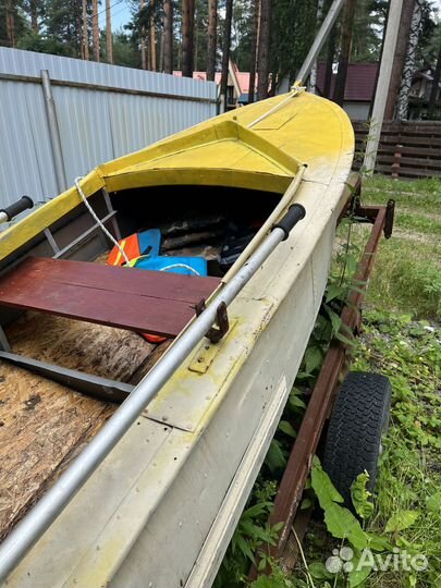 Продам лодку с мотором и прицепом