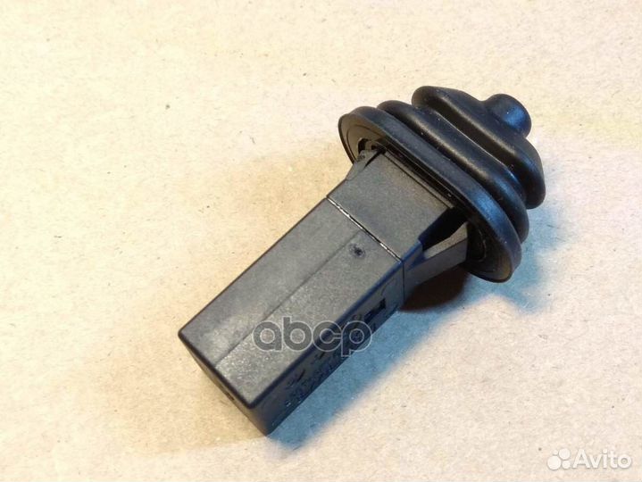 51178228939 Пружина(цена за шт) лючка бензобака