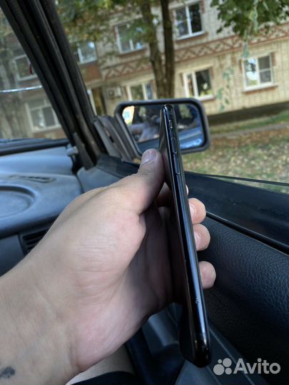 Телефон iPhone 7