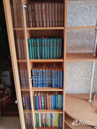 Книги отдам бесплатно в дар