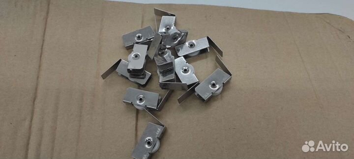 Мебельные ролики для раздвижных шторок витрин