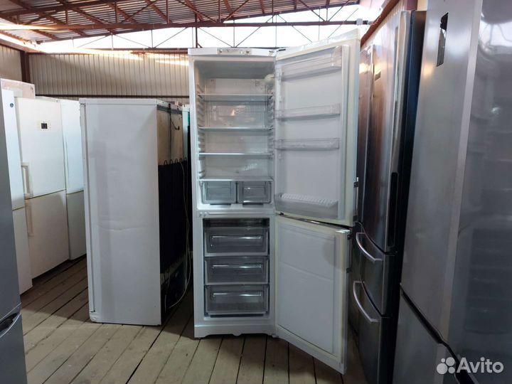 Холодильник бу Hotpoint-Ariston rmba2200.24