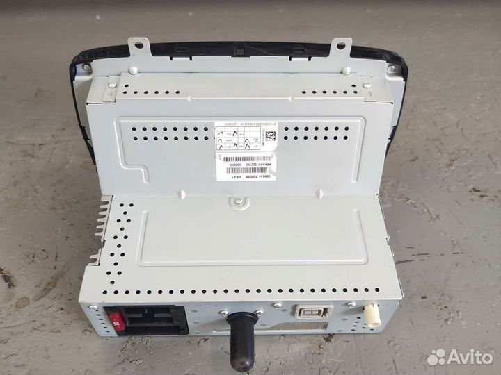 Штатная магнитола LADA vesta