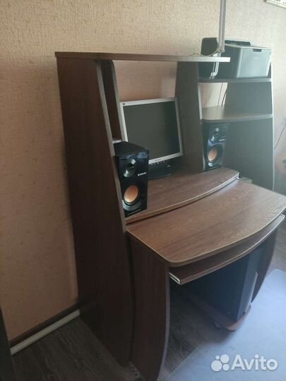 Компьютерный стол