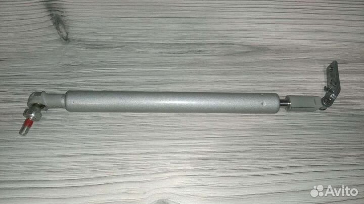 Доводчик на холодильник miele/liebherr