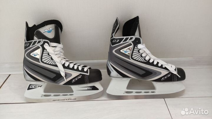 Коньки хоккейные
