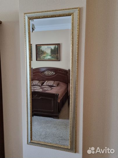 Мебель кровать комод туалетный столик