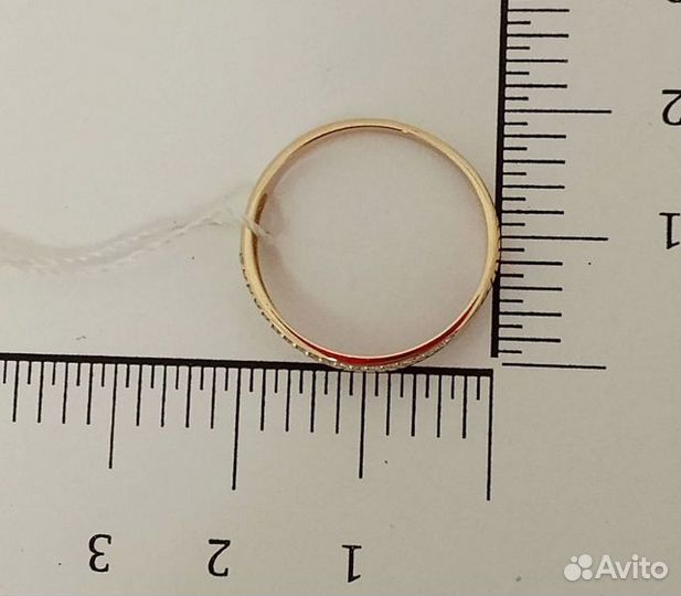 Кольцо с синтетическим камнем Золото