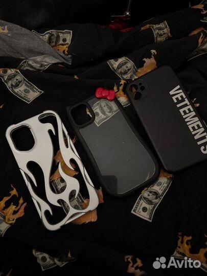 Чехол на iPhone 11