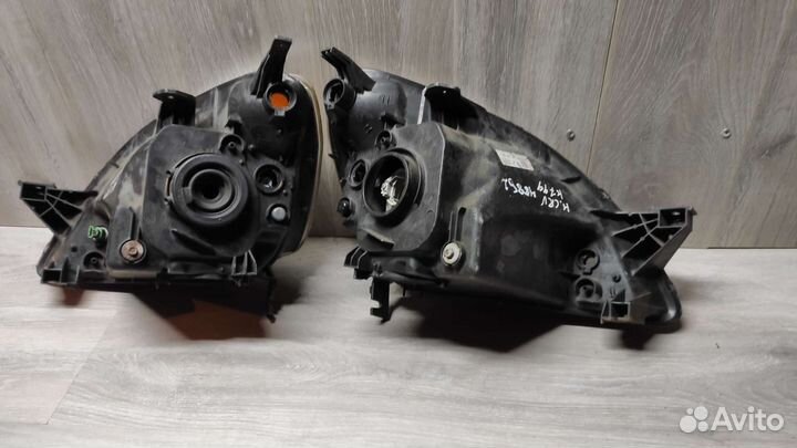 Фара Honda CR-V 2001-2004