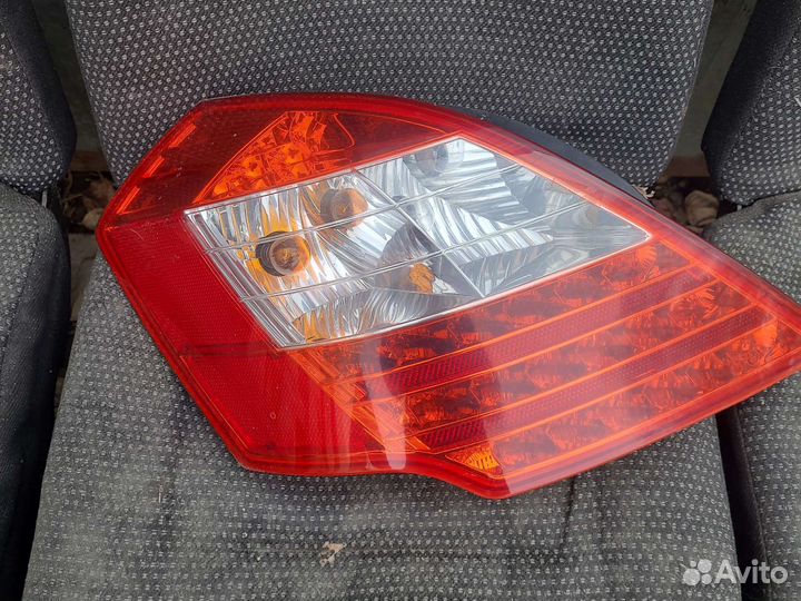 Задний фонарь Джилли Эмгранд