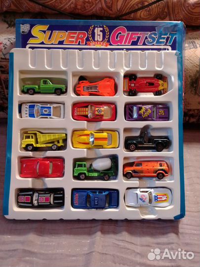 Набор сувенирных машинок