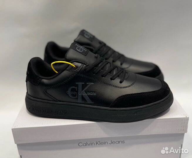 Кроссовки мужские 43