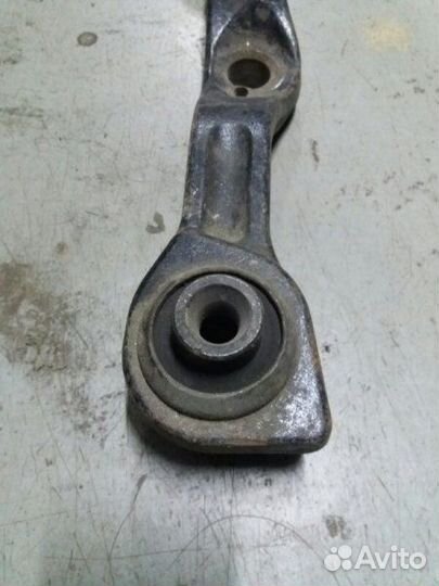 Рычаг поперечный передний левый Mercedes-Benz