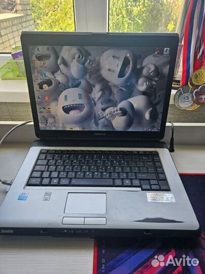 Ноутбук toshiba