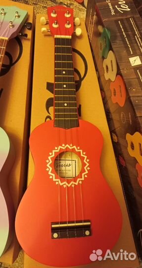 Укулеле (гавайская гитара) новая