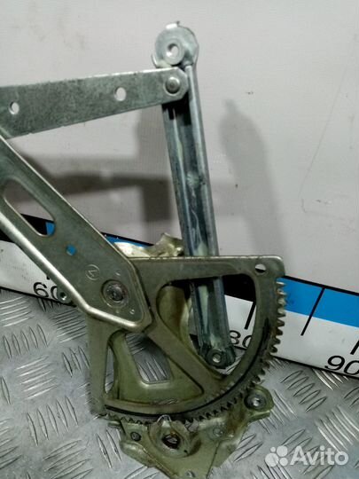 Б/У Стеклоподъемник передний правый RAV 4#002