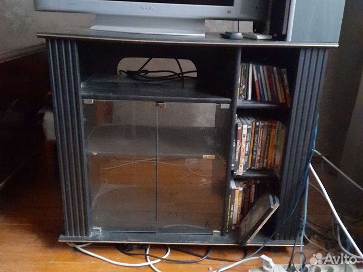 Тумба под телевизор