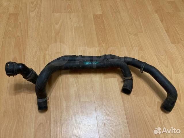 Патрубок радиатора VW Touareg 7P6122101H