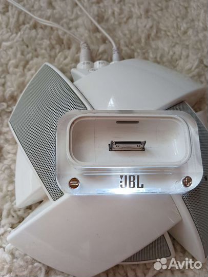 Портативная колонка jbl