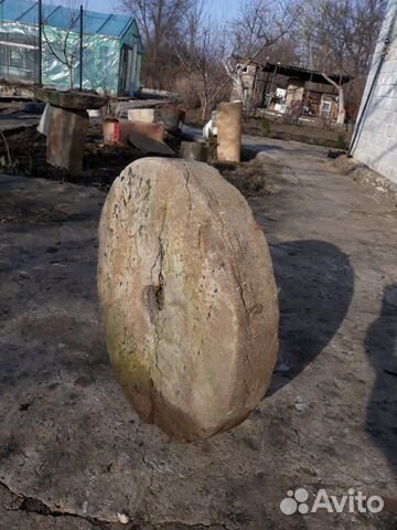 Жернов мельничный старинный