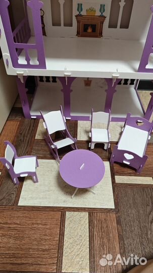 Кукольный домик с мебелью