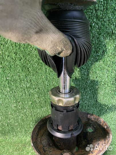 Стойка передняя правая Skoda Octavia a4 Tour