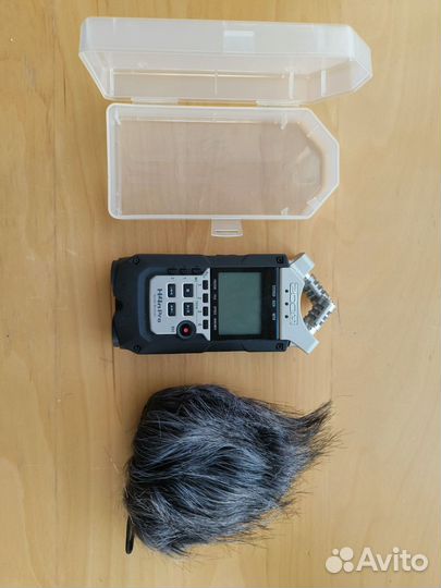 Рекордер Zoom h4n pro