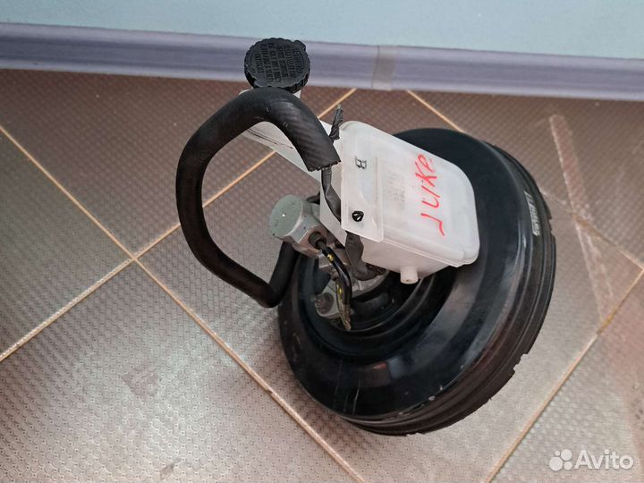 Вакуумный усилитель в сборе на Nissan Juke F15