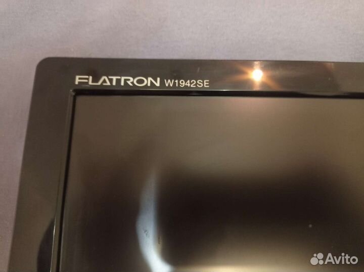 Монитор LG flatron W 1942 SE