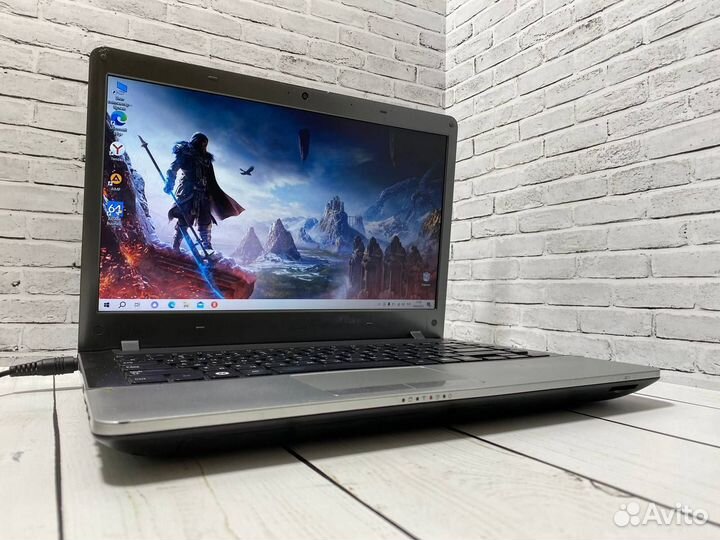 Игровой ноутбук Samsung 6Gb/2видеокарты/SSD/4ядра