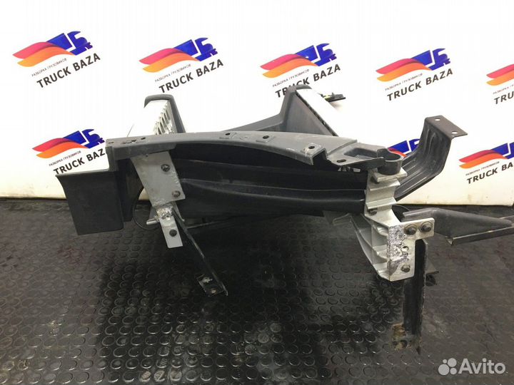 Корпус подножек левый Volvo FH