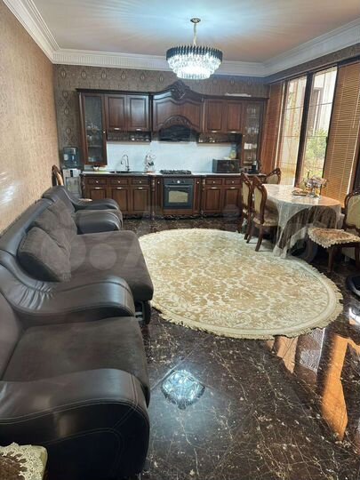 Дом 250 м² на участке 4 сот.