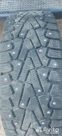 Pirelli Ice Zero 215/65 R16 102T