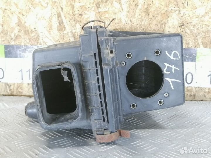 Корпус воздушного фильтра Nissan Maxima a32