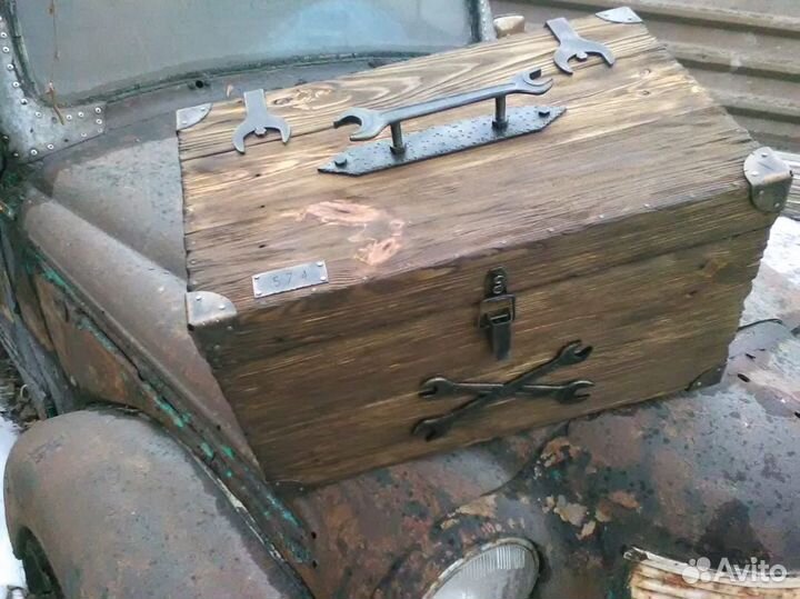 Сундук деревянный