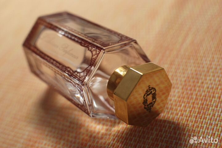 Флакон аромата L'Artisan Al Oudh