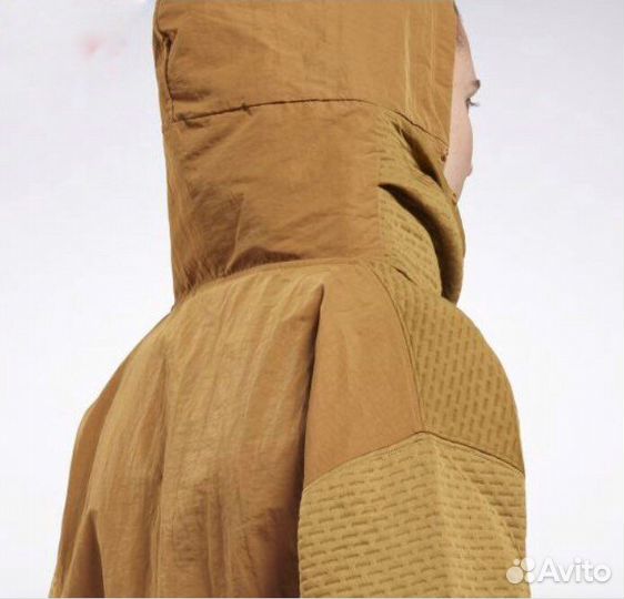 Новый женский спортивный костюм Reebok размер S