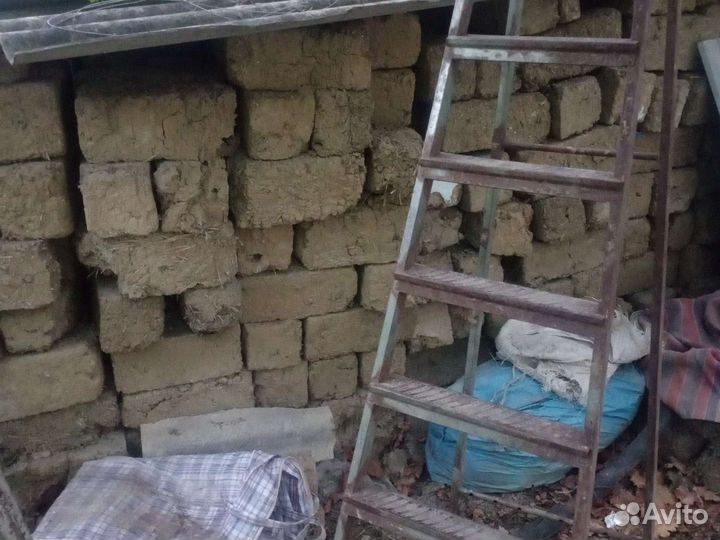 Саманный кирпич