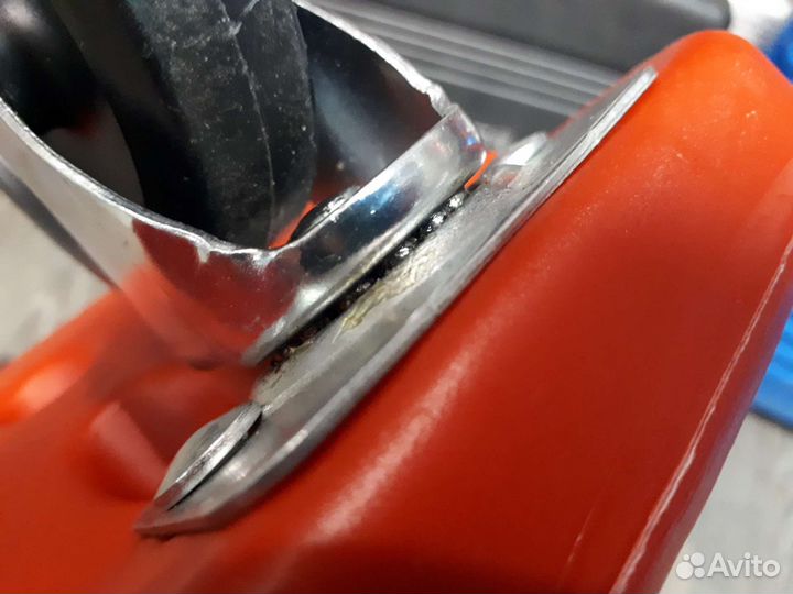 Лежак подкатной пластик Kingqueen