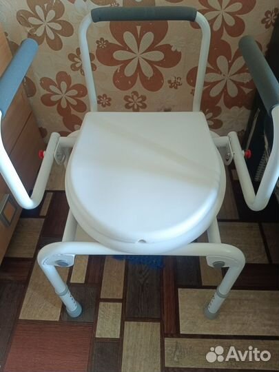 Санитарный стул для инвалидов