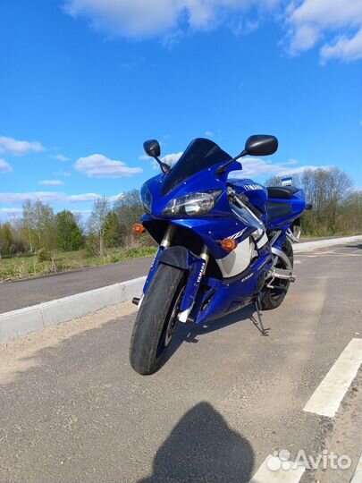 Yamaha YZF R1