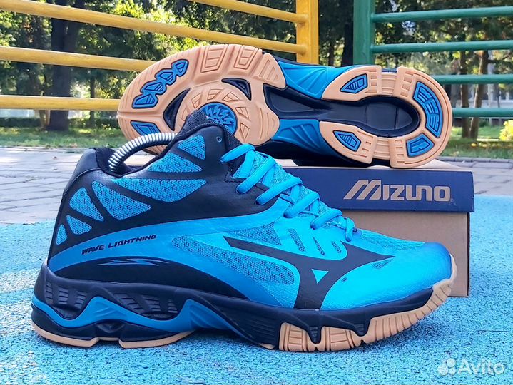 Кроссовки Mizuno волейбольные