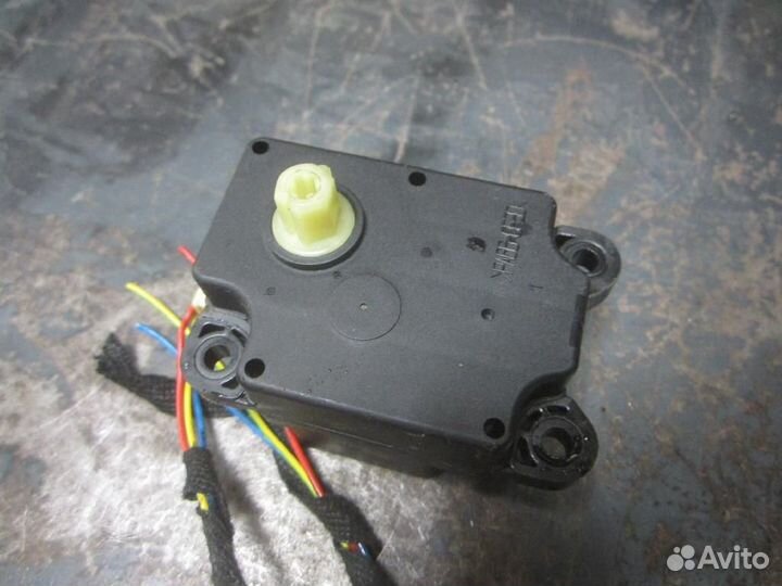 Моторчик заслонки печки Volvo XC90